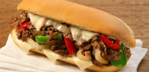 Những món ăn ngon ở Mỹ - BÁNH CHEESE STEAK